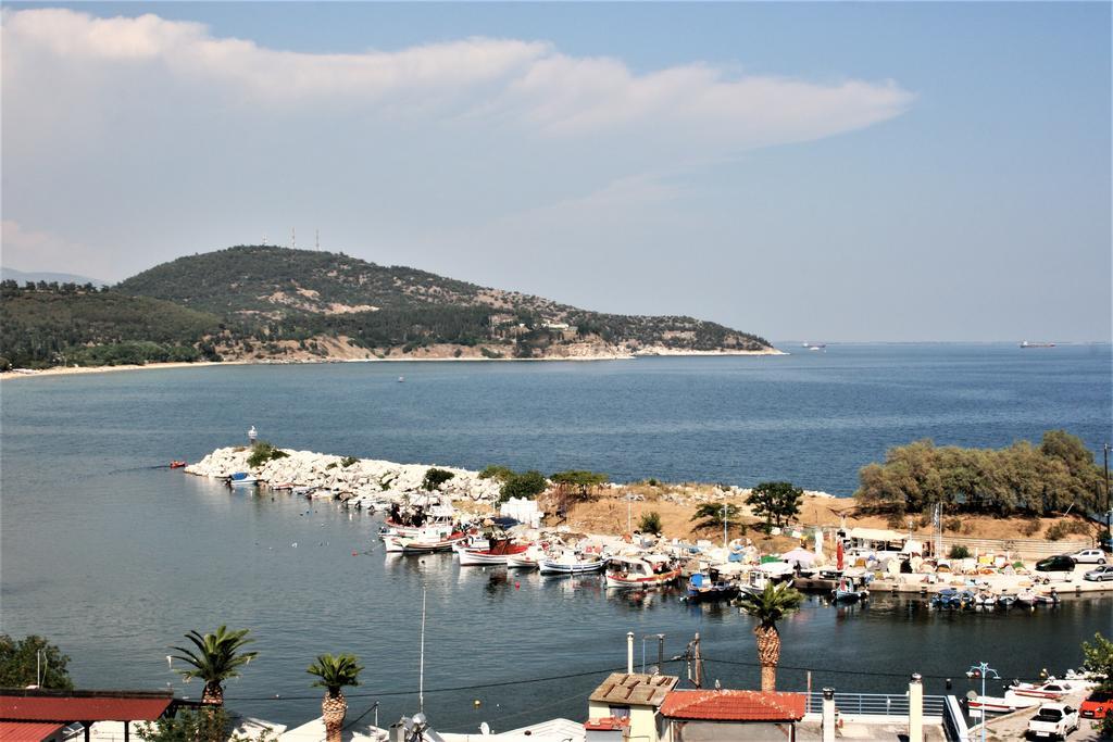 Port View Suites Kavala Exteriör bild
